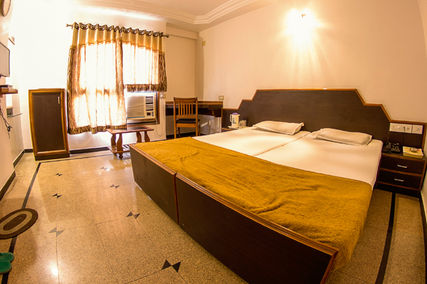 Deluxe-Room-A-C
